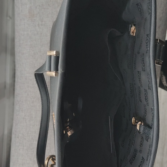 MK purse 👛👜 - Picture 5 of 8